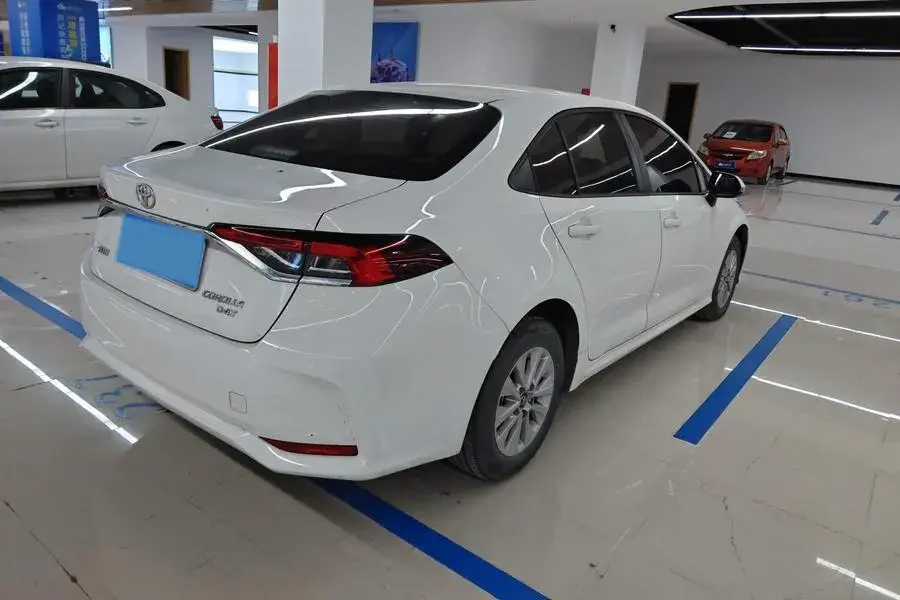 2021 TOYOTA COROLLA thumbnail 2