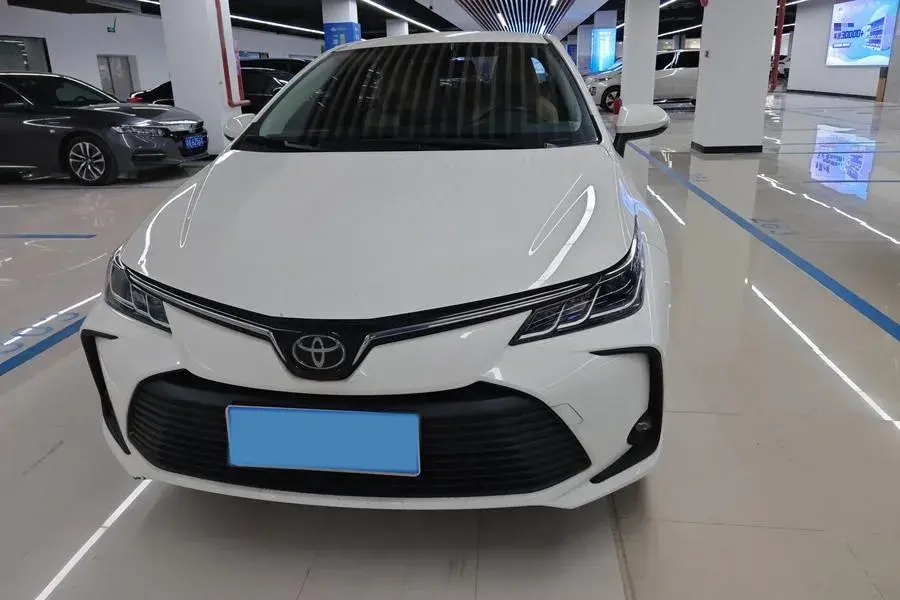 2021 TOYOTA COROLLA thumbnail 3