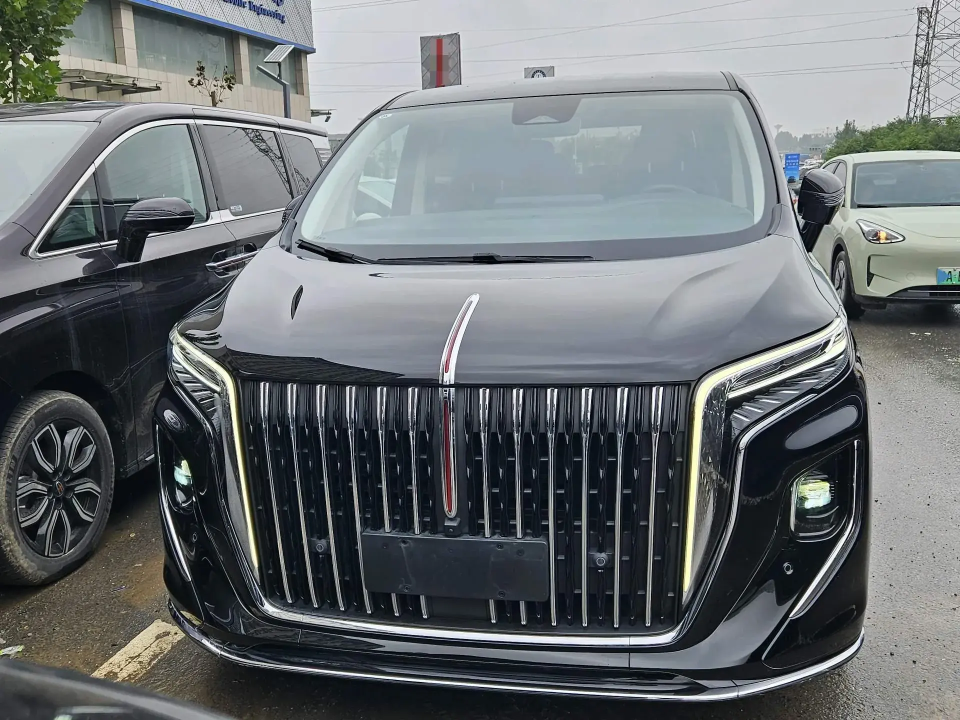 2023 HONGQI HQ9 thumbnail 3