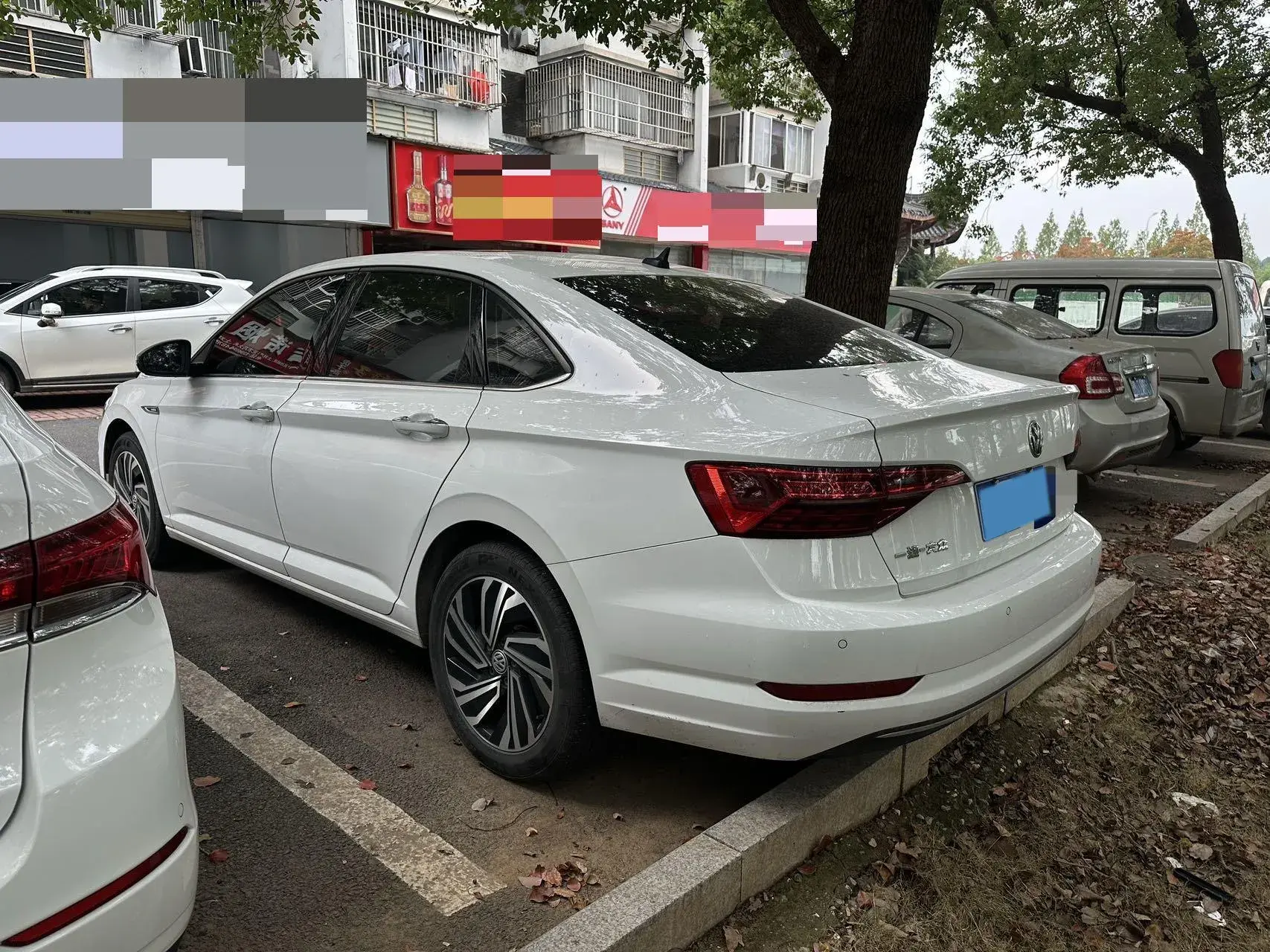 2022 VOLKSWAGEN SAGITAR thumbnail 4