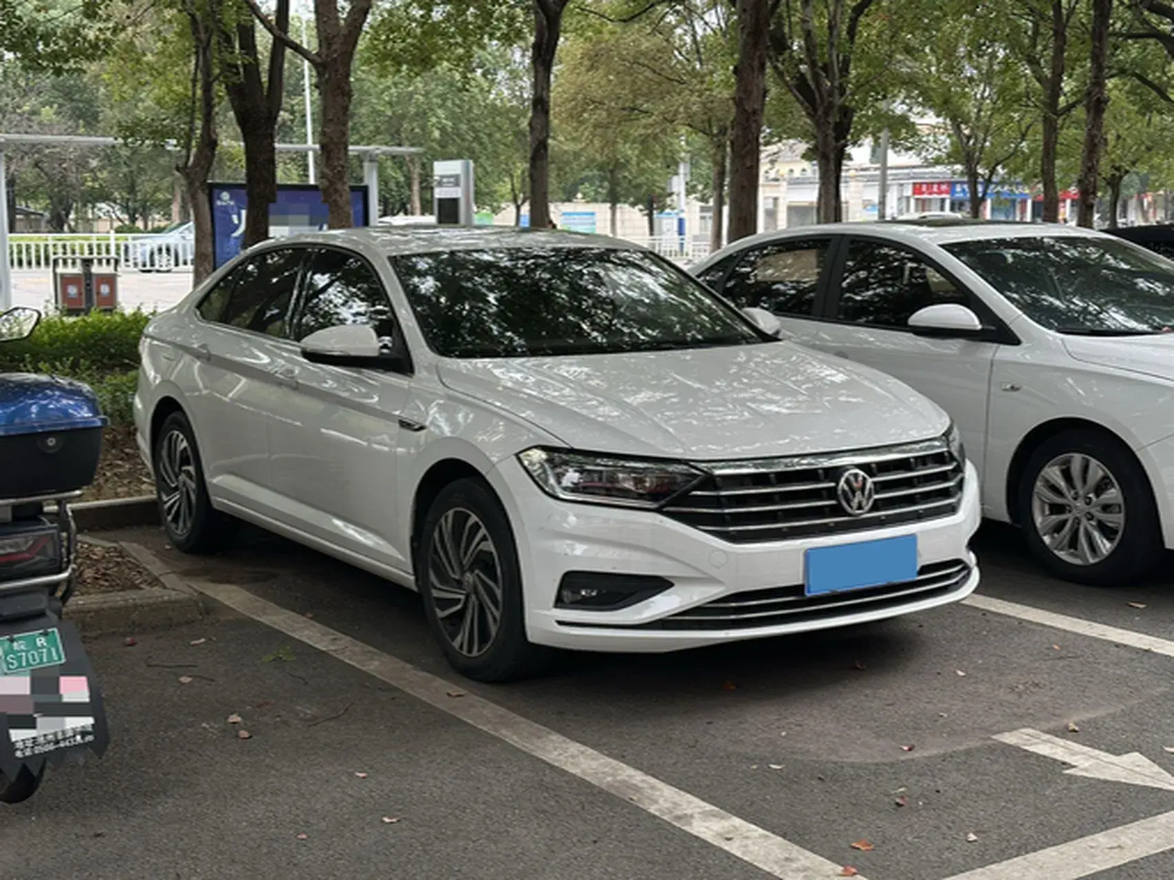 2022 VOLKSWAGEN SAGITAR thumbnail 3