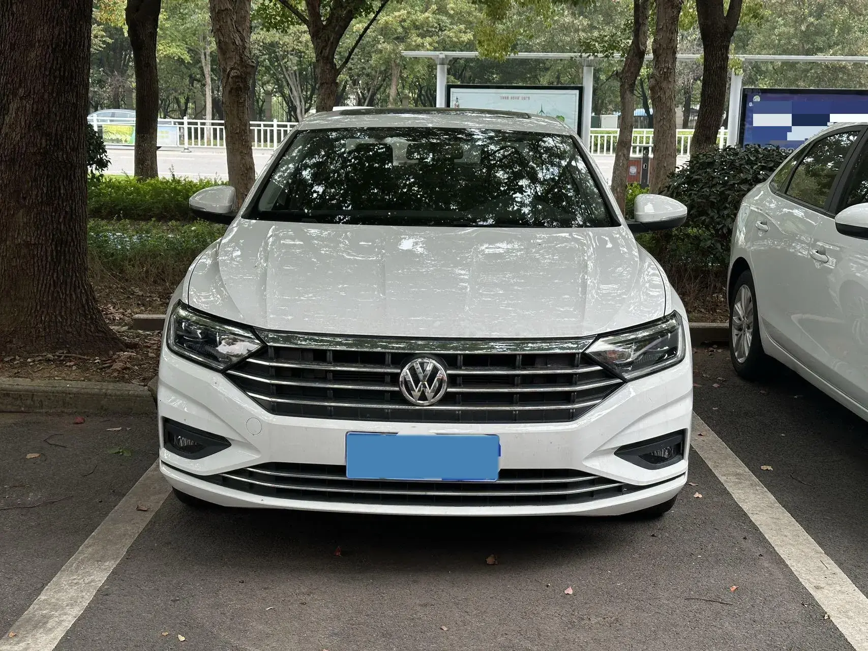 2022 VOLKSWAGEN SAGITAR thumbnail 2