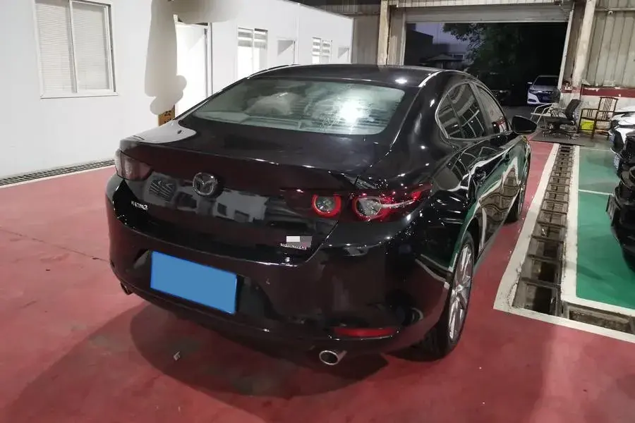 2023 MAZDA 3 thumbnail 2