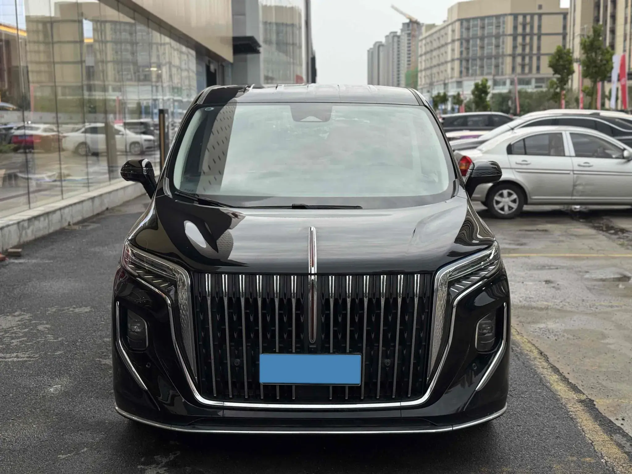 2023 HONGQI HQ9 thumbnail 3