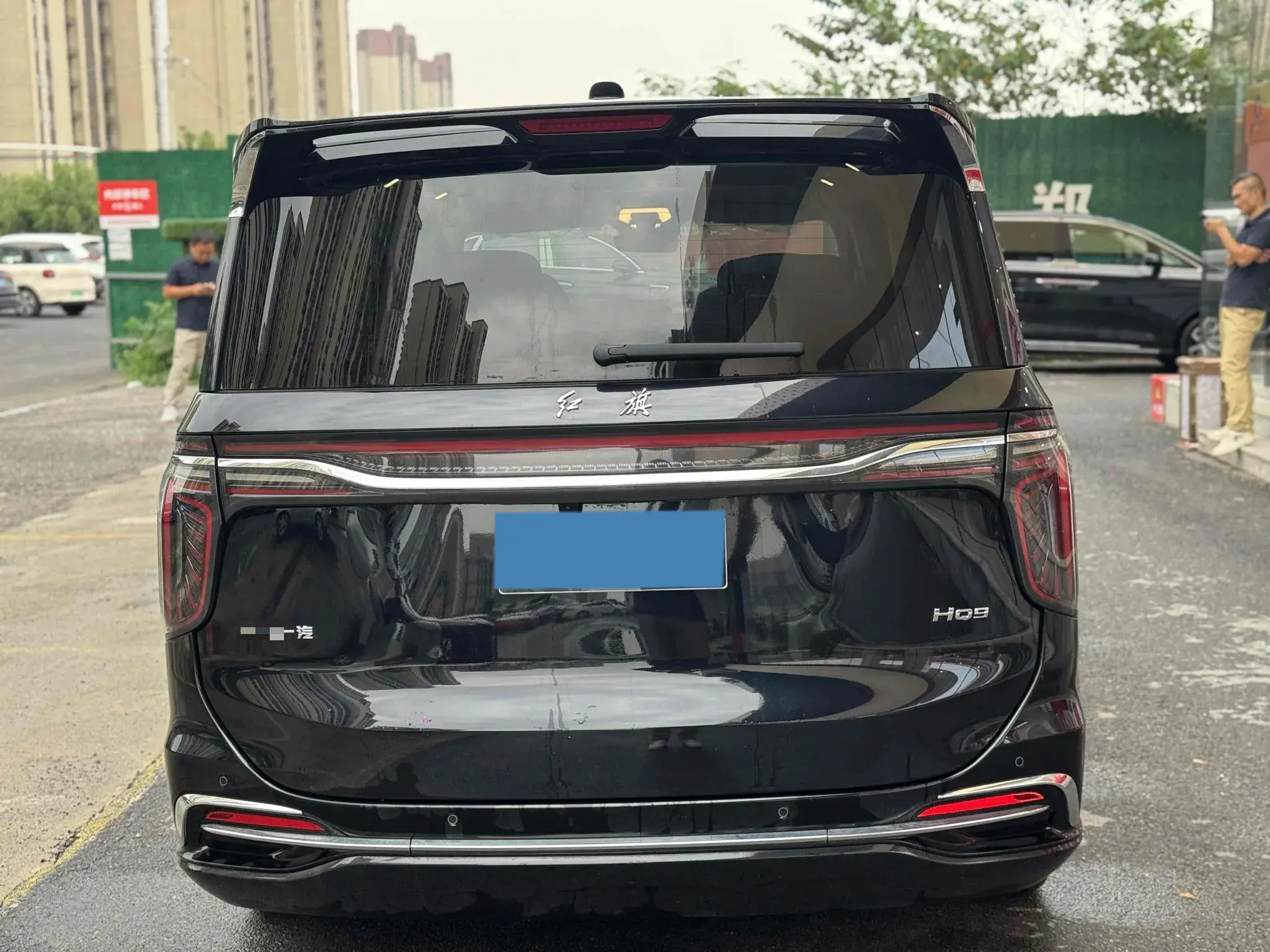 2023 HONGQI HQ9 thumbnail 4
