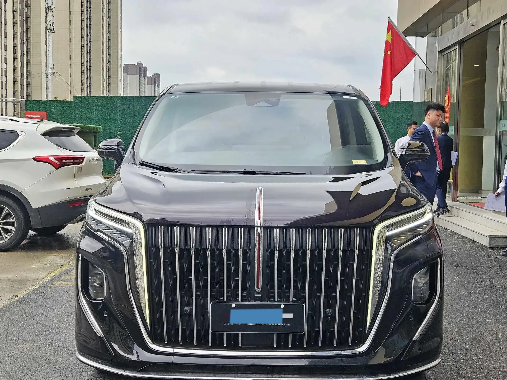 2023 HONGQI HQ9 thumbnail 3