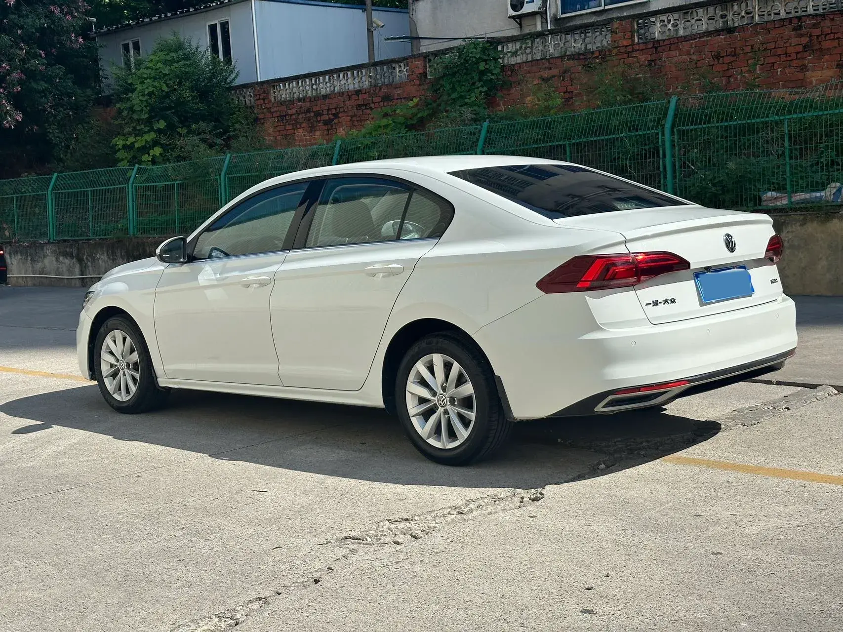 2019 VOLKSWAGEN BORA thumbnail 4