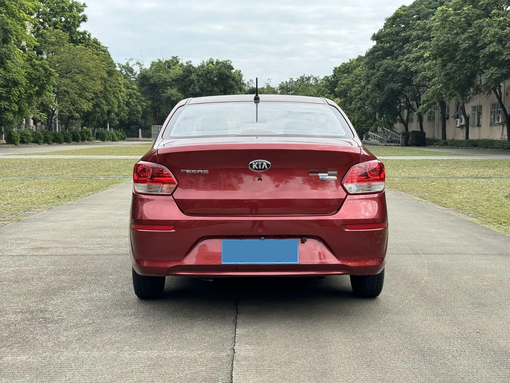 2017 KIA PEGAS thumbnail 4