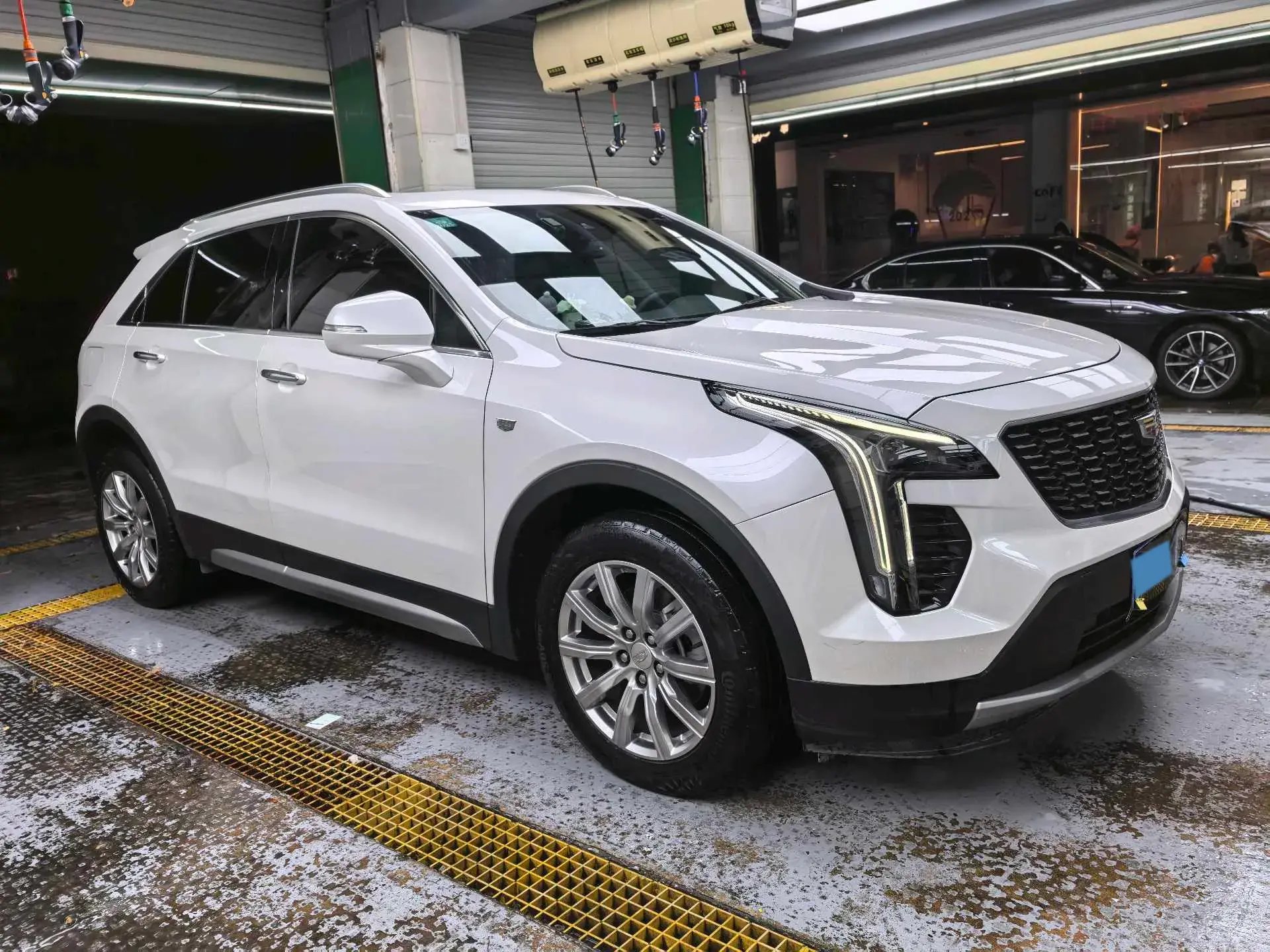 2022 CADILLAC XT4 thumbnail 3