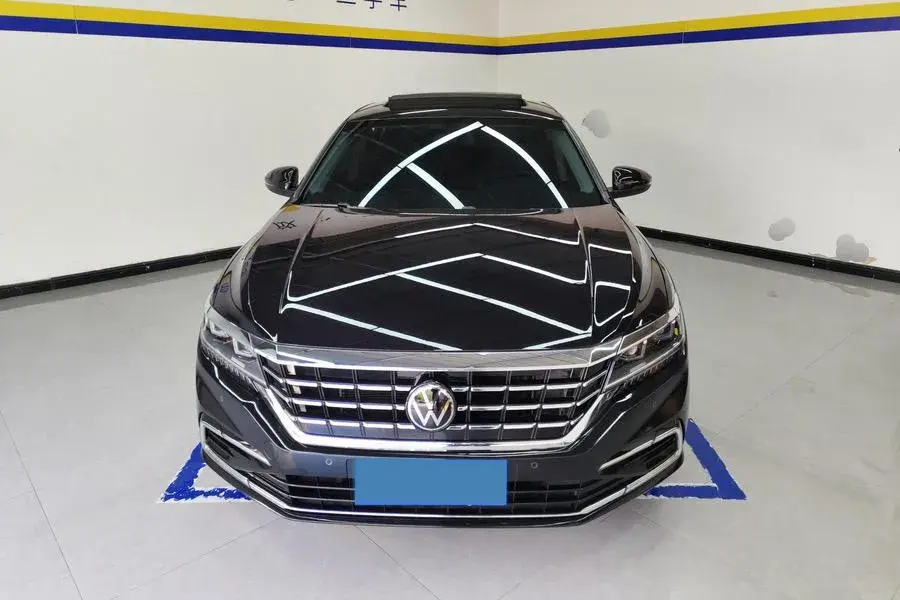 2021 VOLKSWAGEN PASSAT thumbnail 3