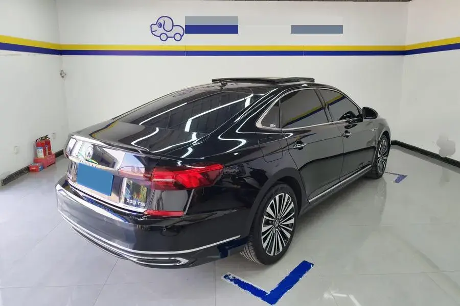 2021 VOLKSWAGEN PASSAT thumbnail 2