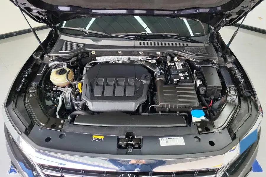 2021 VOLKSWAGEN PASSAT thumbnail 4