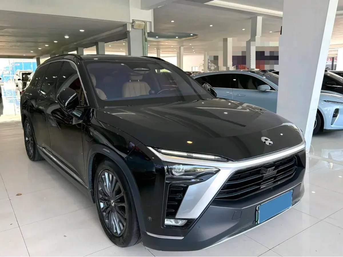 2020 NIO ES8 thumbnail 3