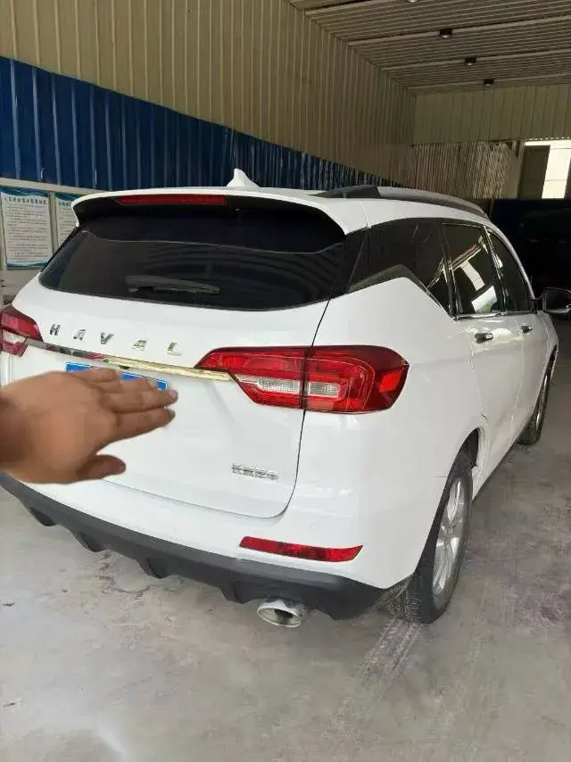 2017 HAVAL M6 thumbnail 2