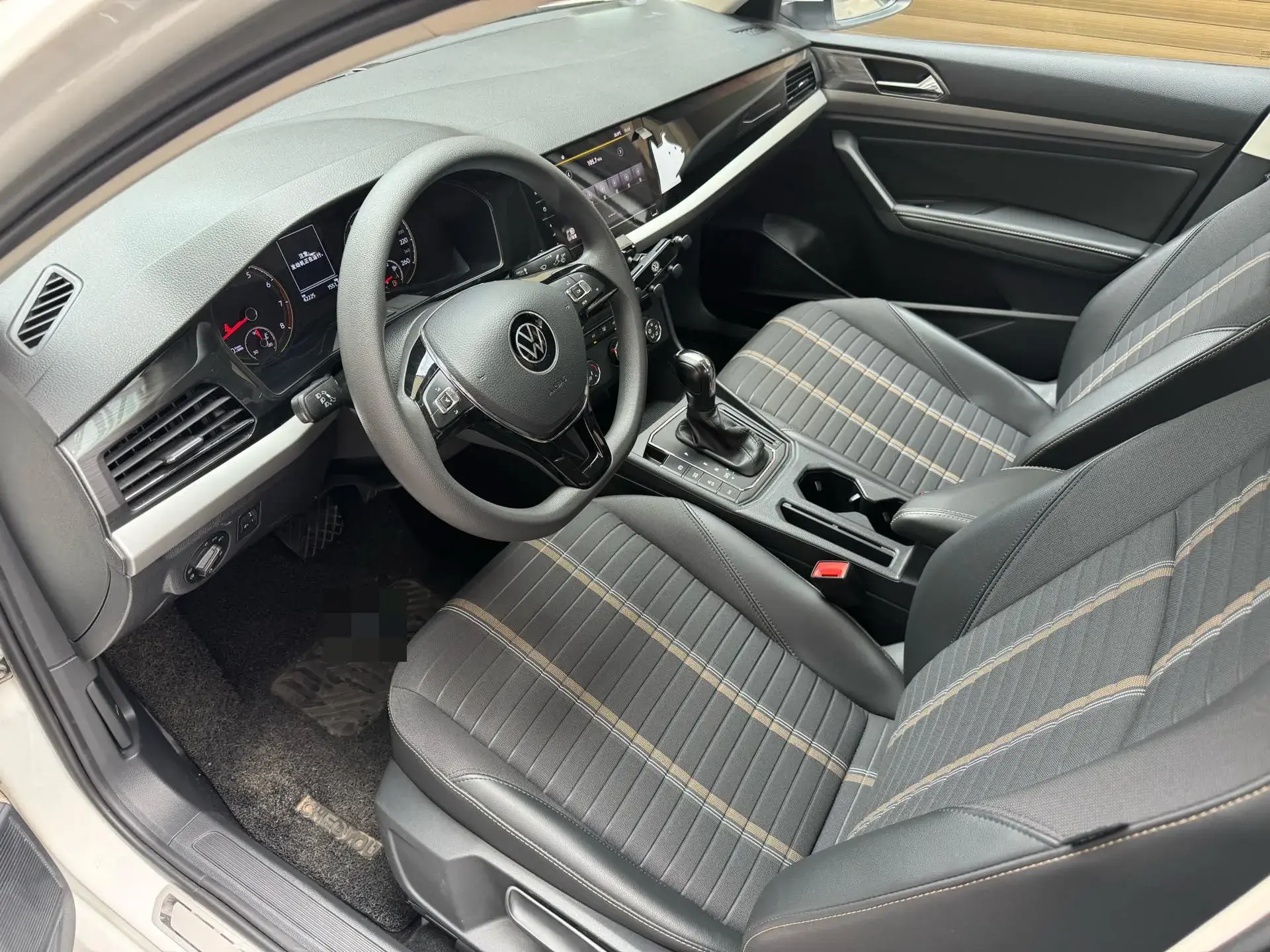 2021 VOLKSWAGEN LAVIDA thumbnail 4