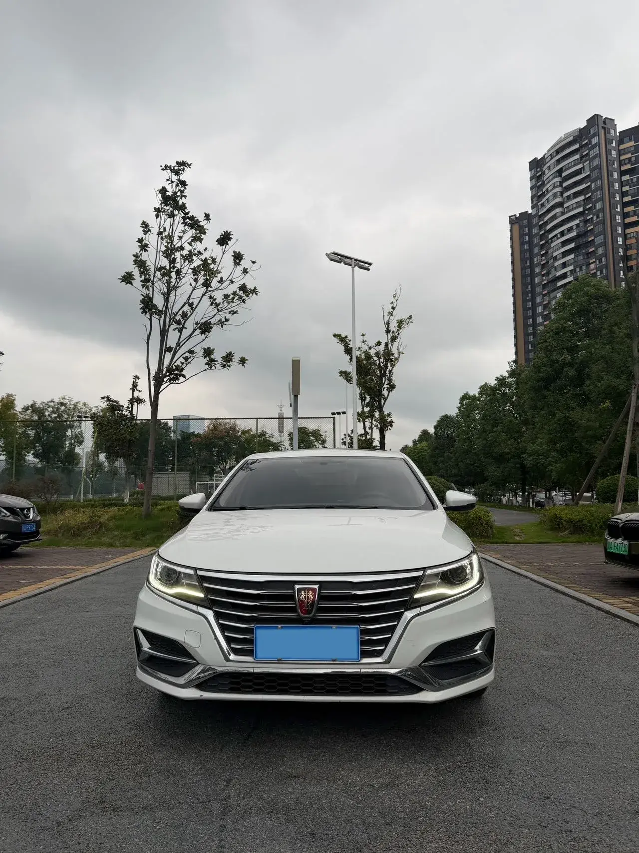 2019 ROEWE I6 thumbnail 2