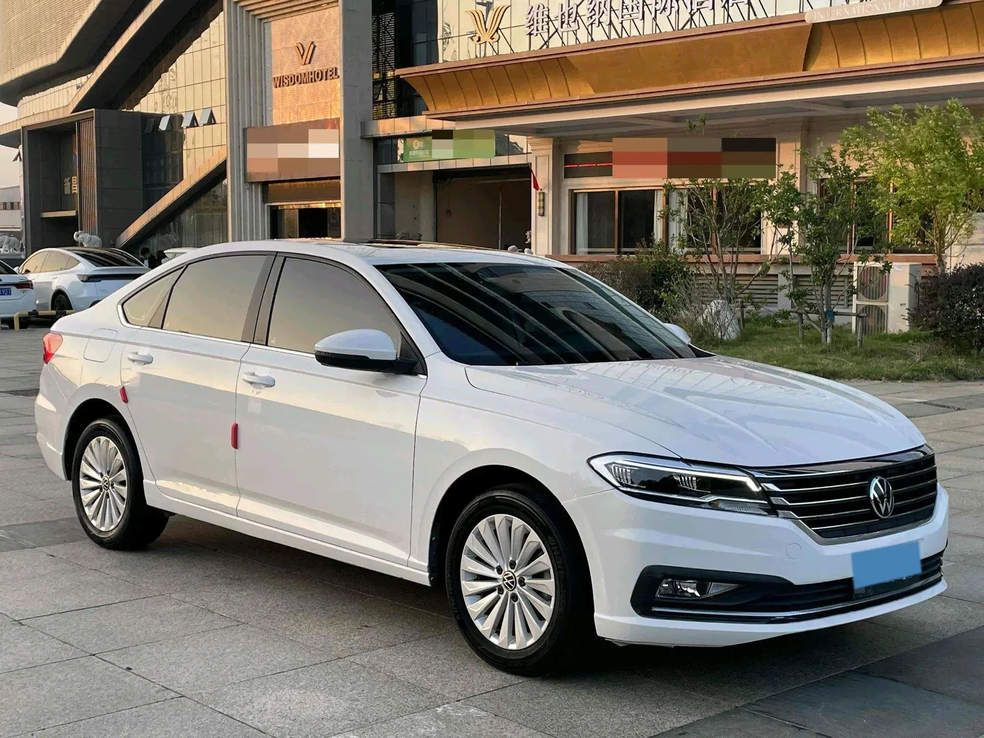 2019 VOLKSWAGEN LAVIDA thumbnail 3