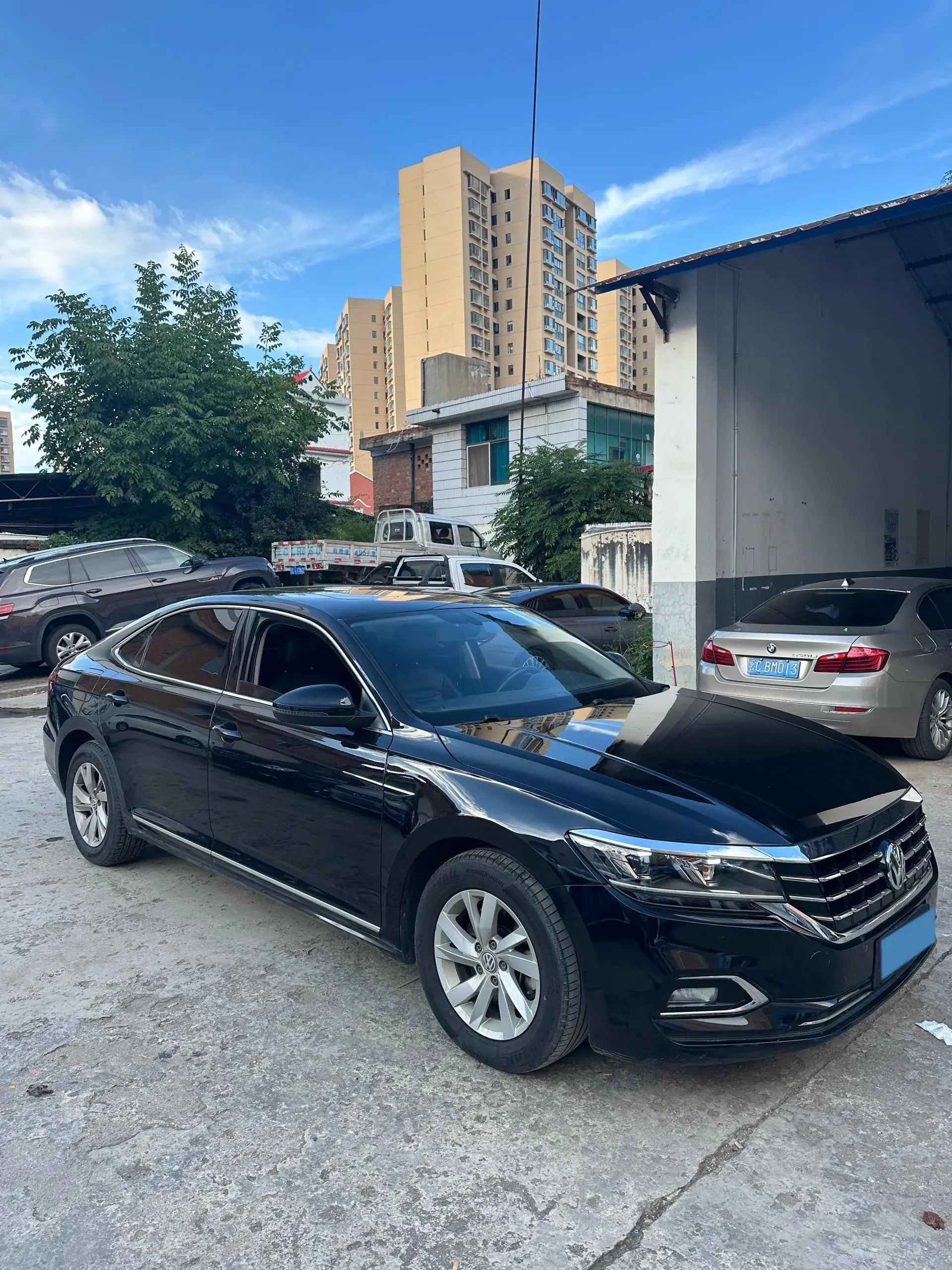 2019 VOLKSWAGEN PASSAT thumbnail 3