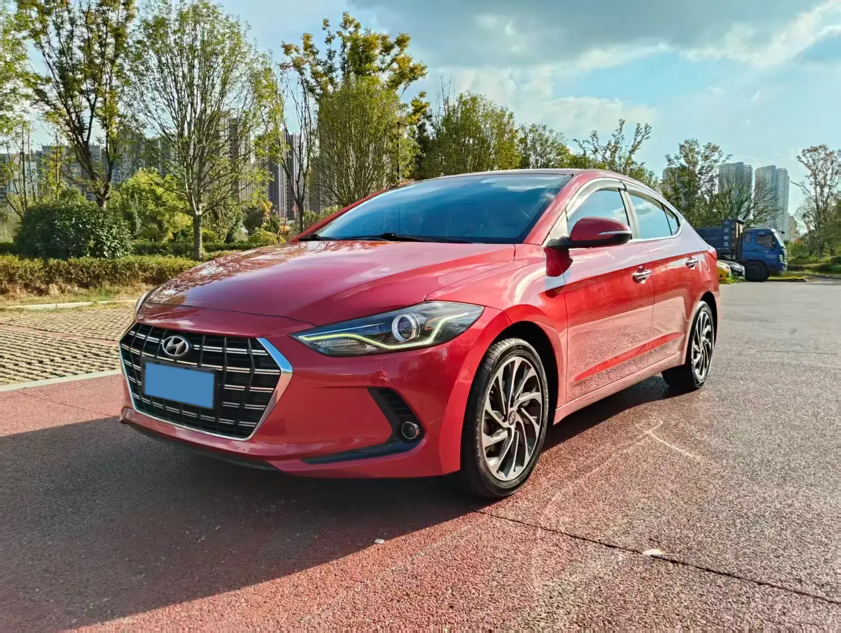 2019 HYUNDAI ELANTRA view 1