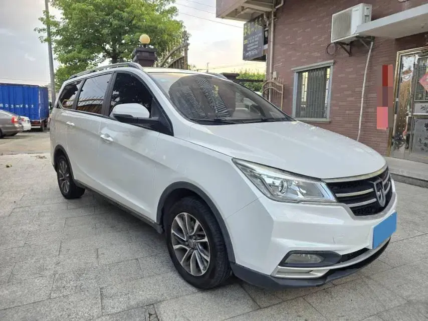 2017 BAOJUN 730 thumbnail 3