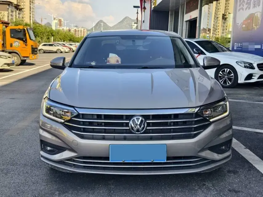 2020 VOLKSWAGEN SAGITAR thumbnail 2