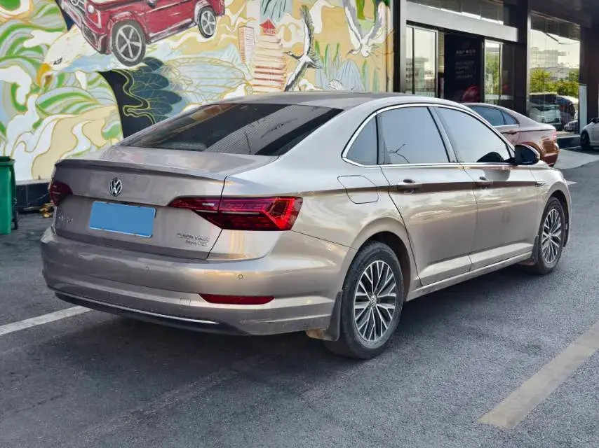 2020 VOLKSWAGEN SAGITAR thumbnail 4