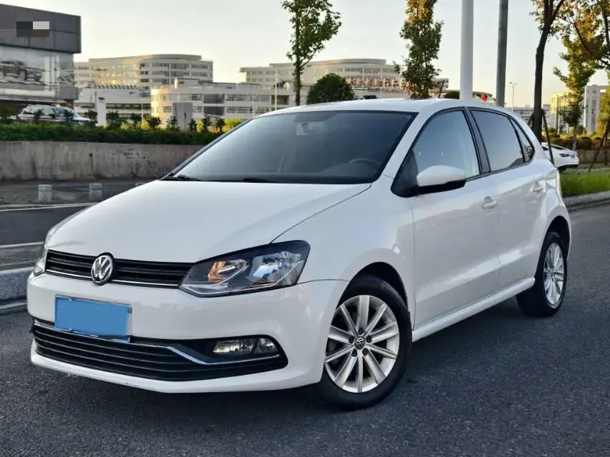 2018 VOLKSWAGEN POLO view 1
