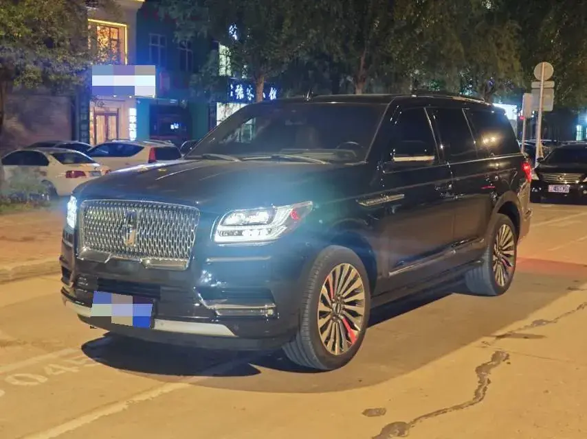 2020 LINCOLN NAVIGATOR view 1