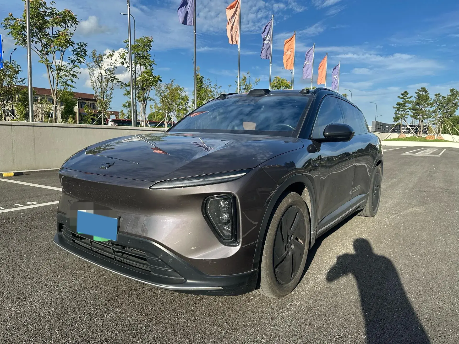 2023 NIO ES6 view 1