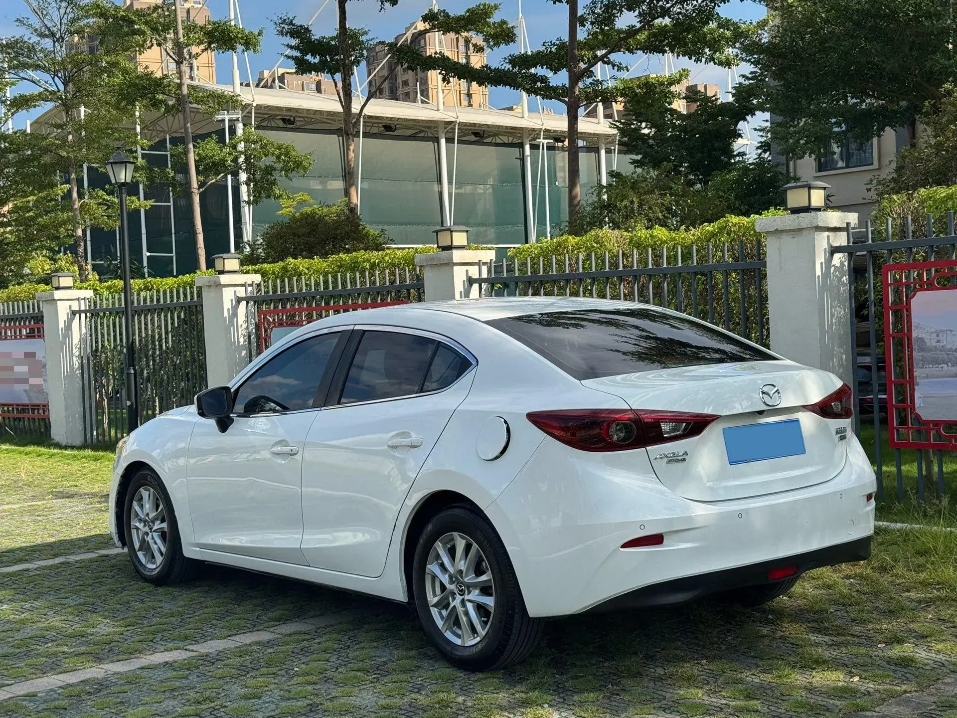 2017 MAZDA 3 thumbnail 4