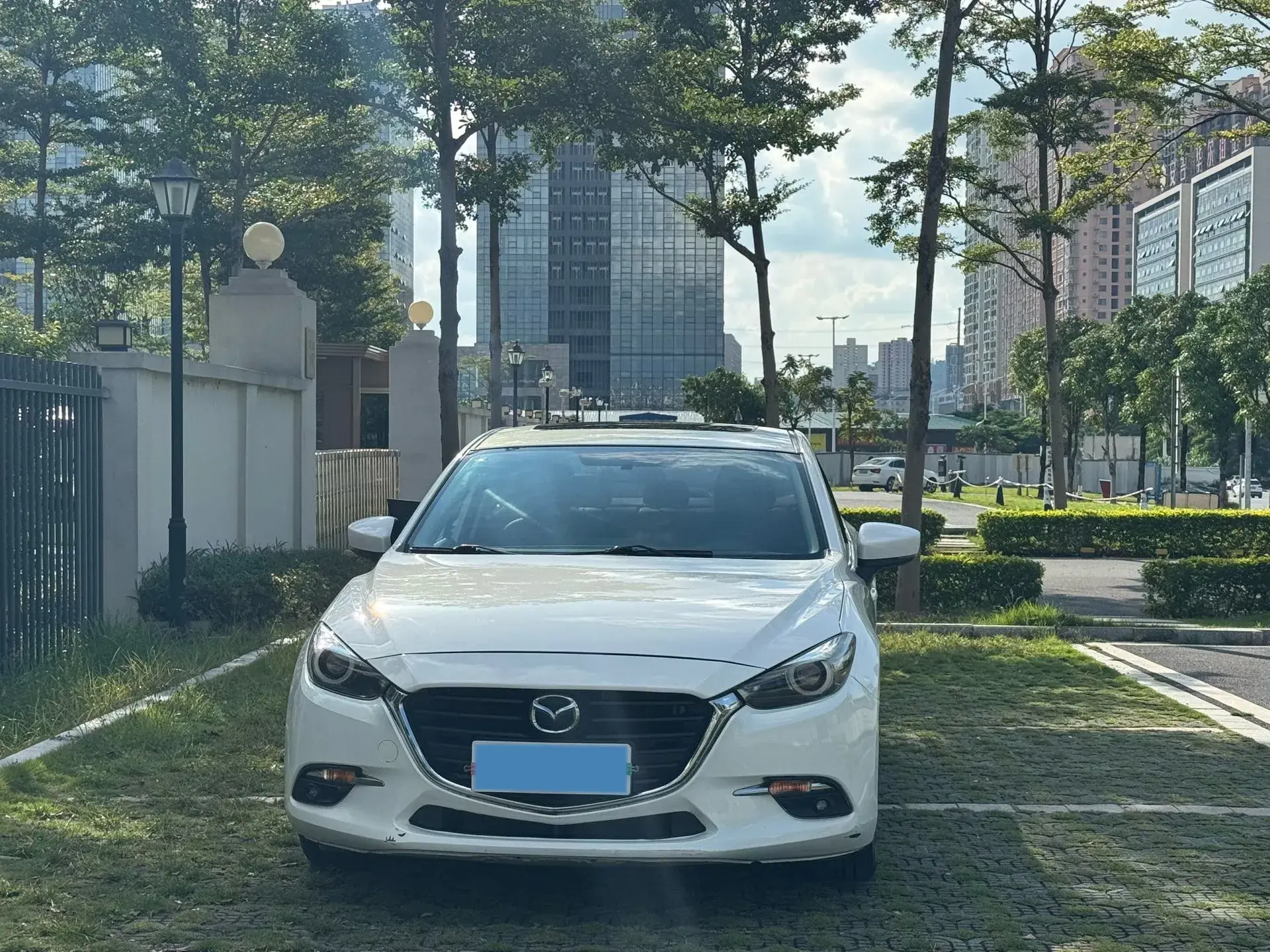 2017 MAZDA 3 thumbnail 2