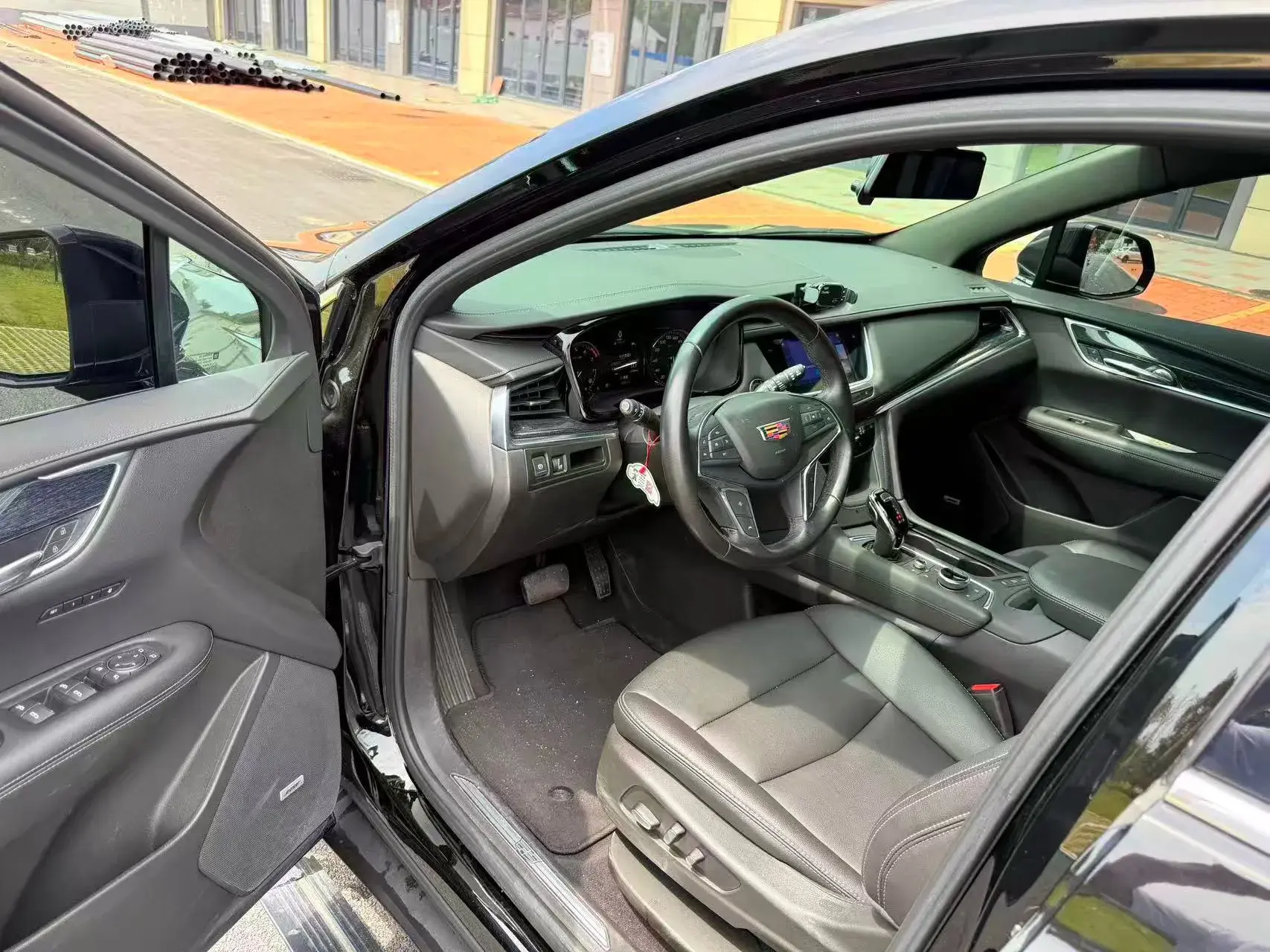 2022 CADILLAC XT5 thumbnail 3