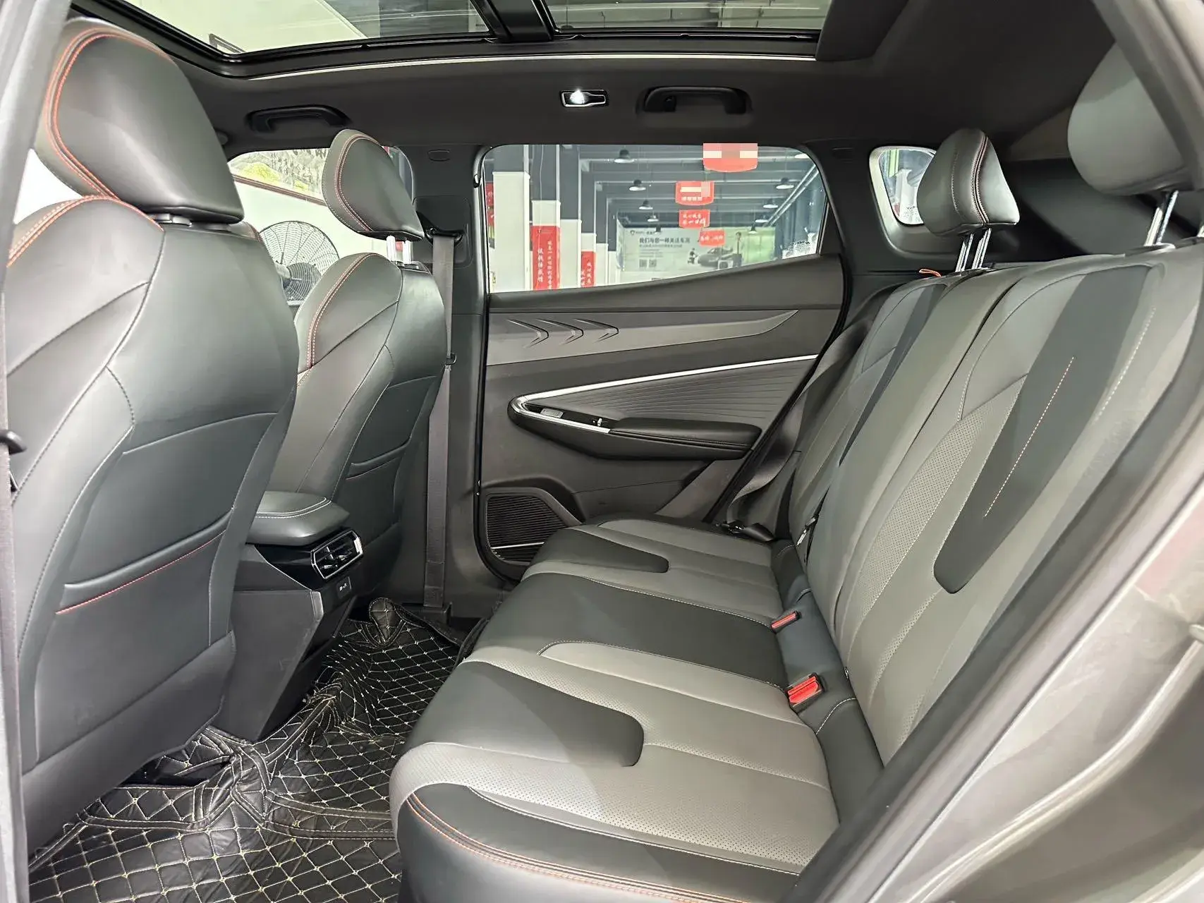 2023 GEELY AZKARRA thumbnail 4