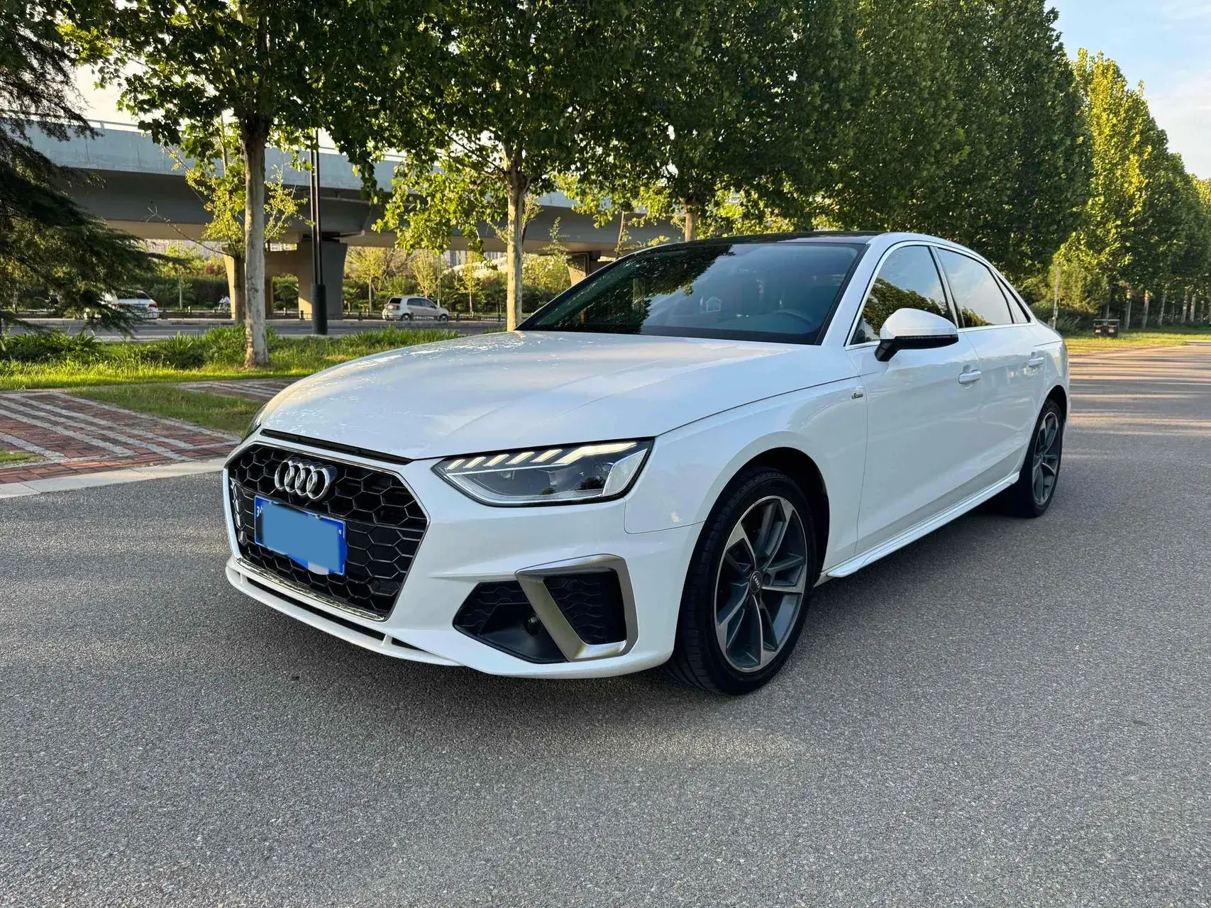 2020 AUDI A4L view 1