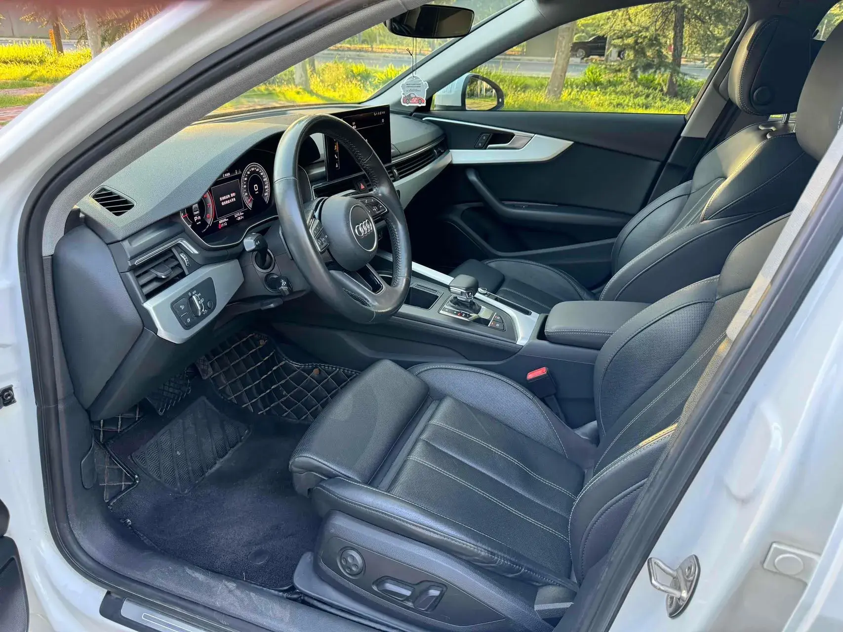 2020 AUDI A4L thumbnail 4