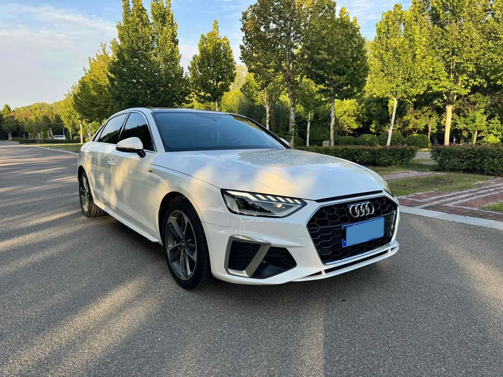 2020 AUDI A4L thumbnail 3