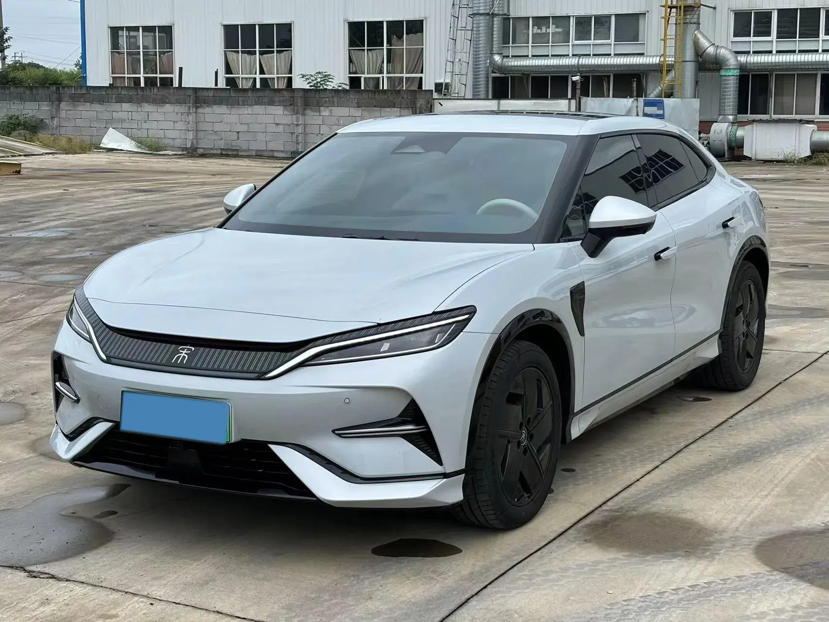 2024 BYD SONGL view 1