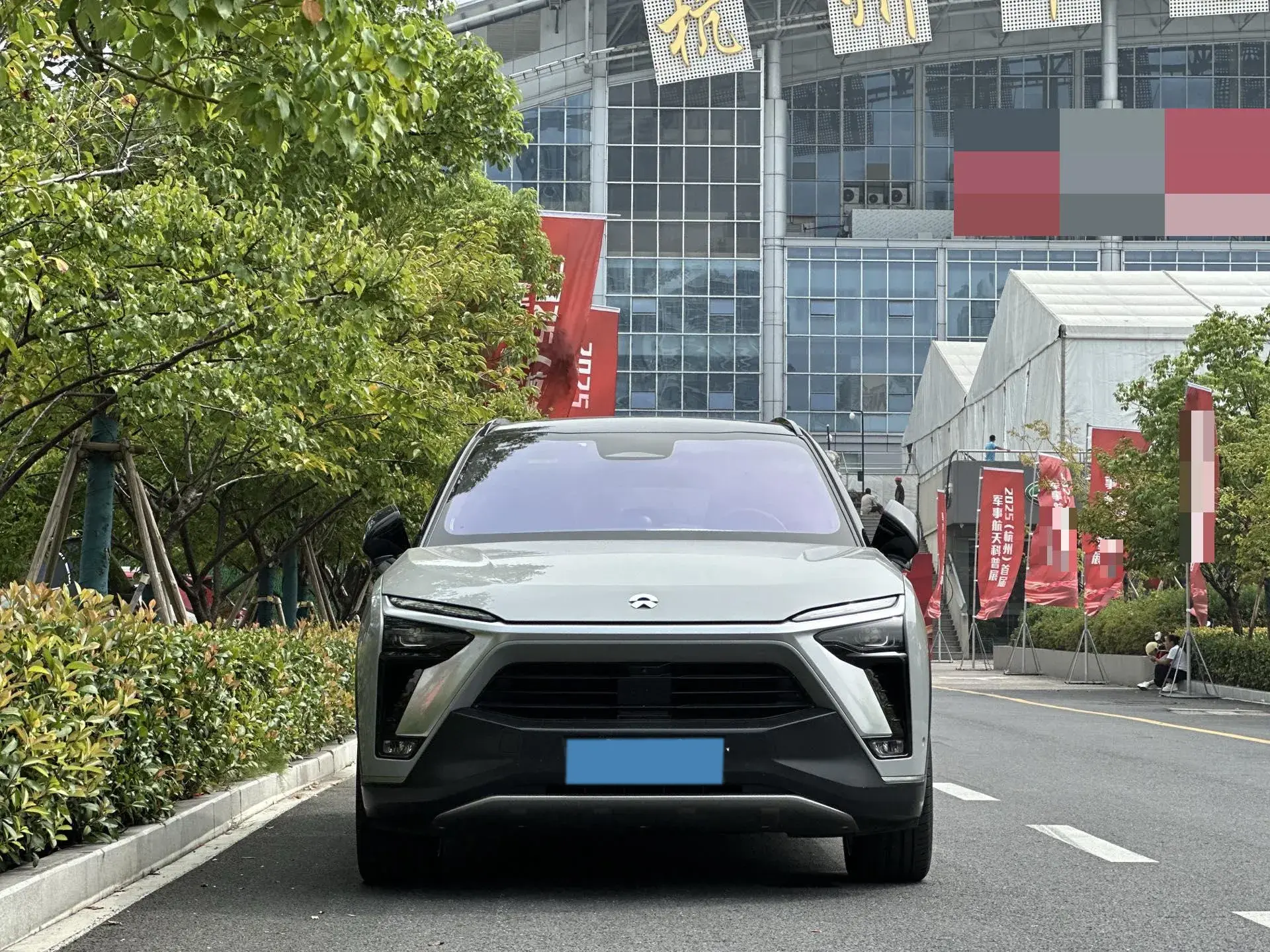 2020 NIO ES8 thumbnail 2