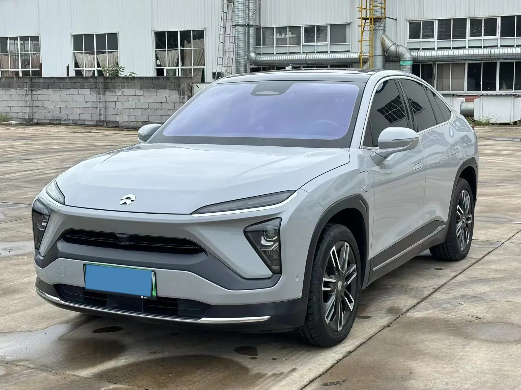 2020 NIO EC6 view 1