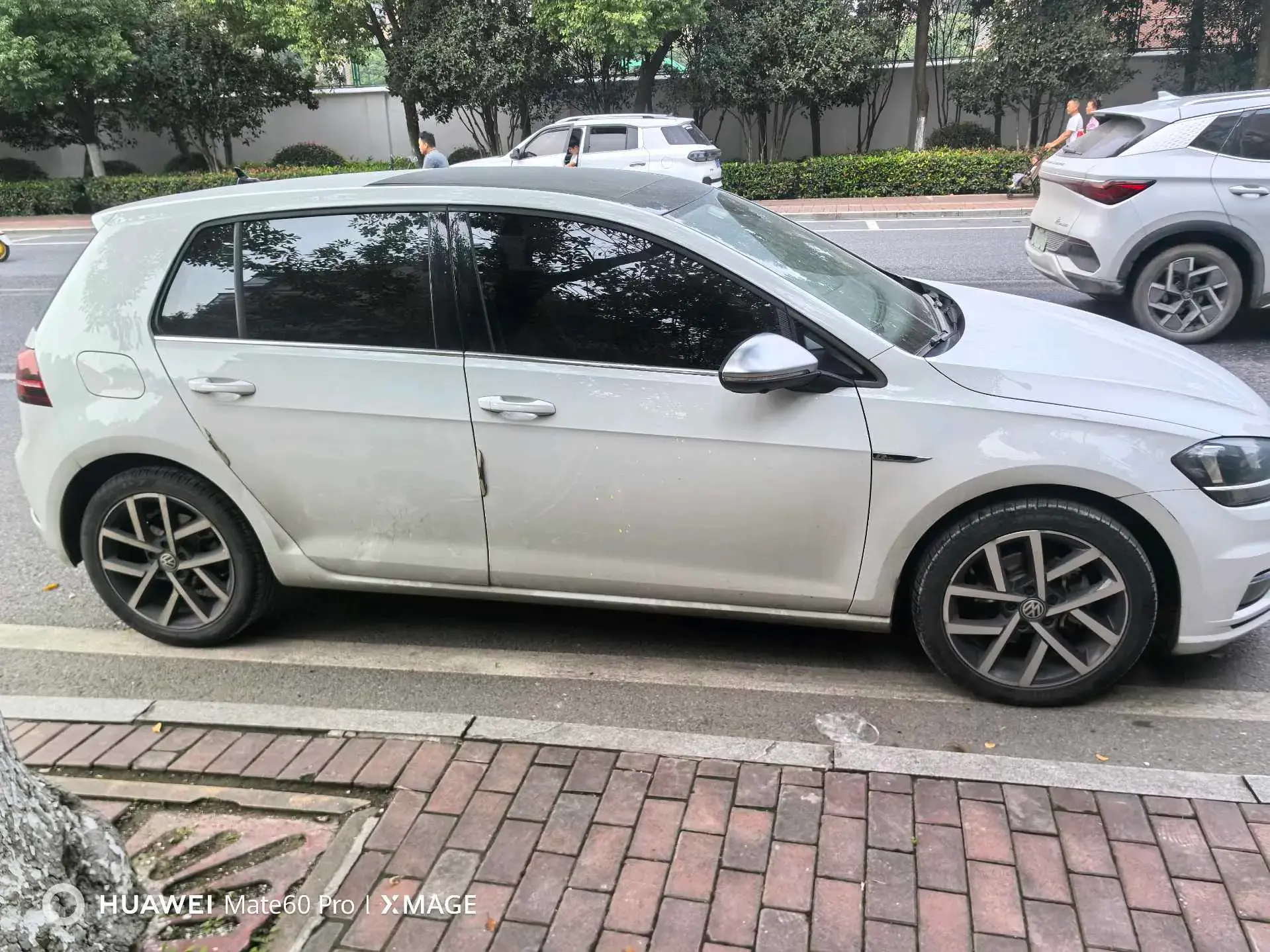 2020 VOLKSWAGEN GOLF thumbnail 4