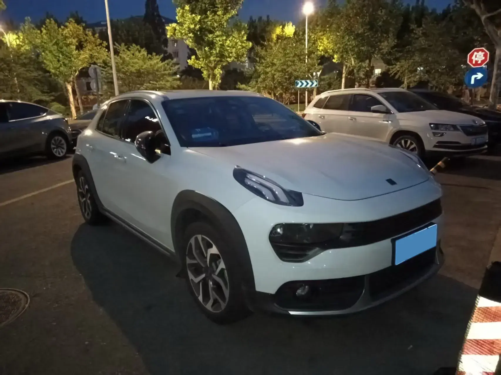 2021 LYNK&CO 02 thumbnail 2