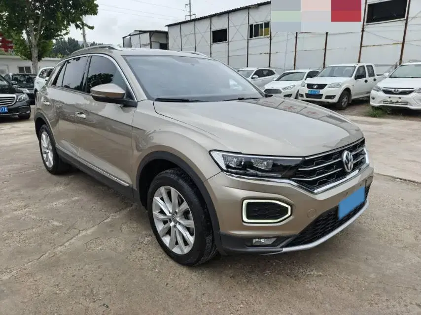 2019 VOLKSWAGEN T-ROC thumbnail 3