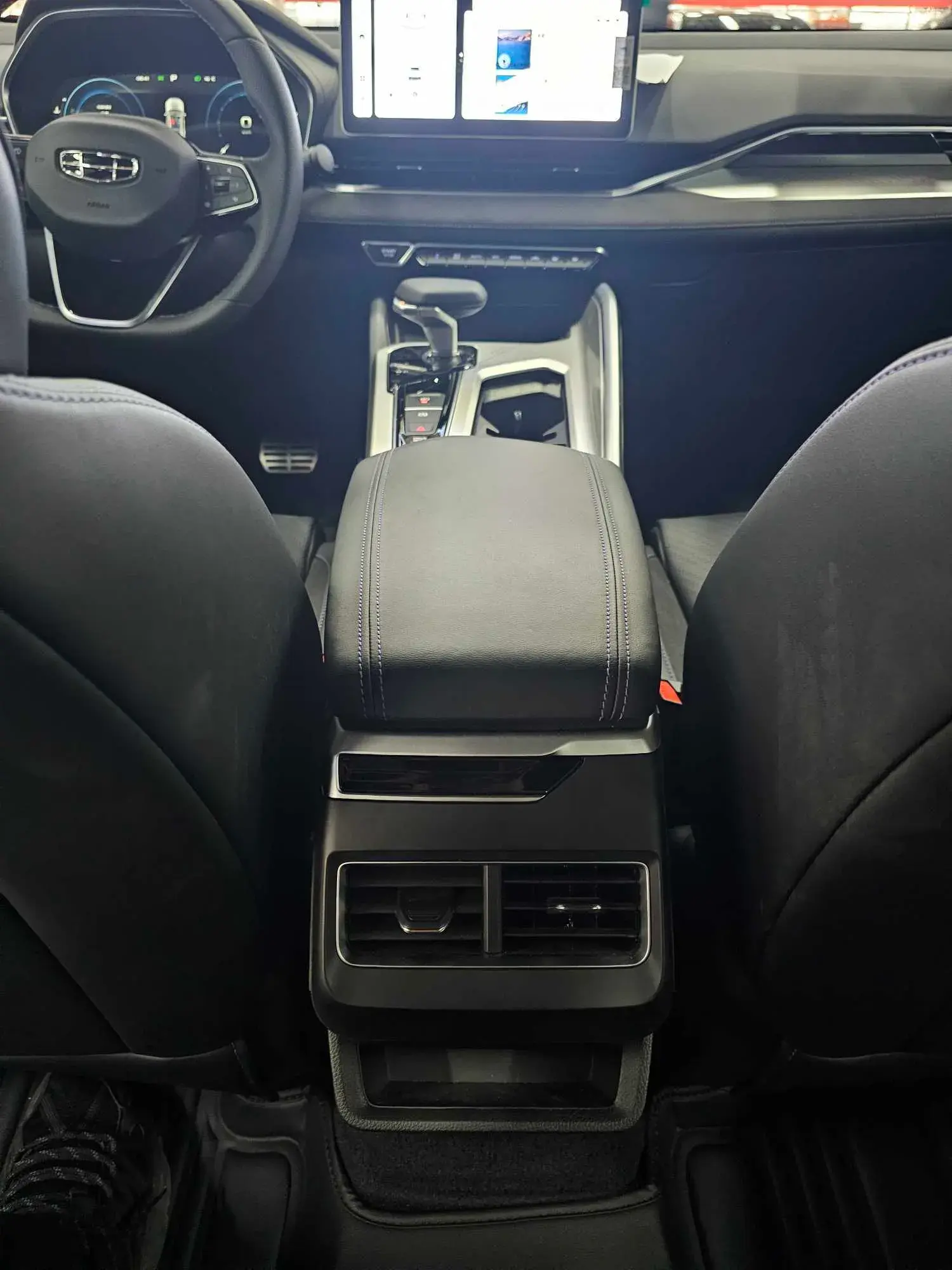 2024 GEELY PREFACE thumbnail 3