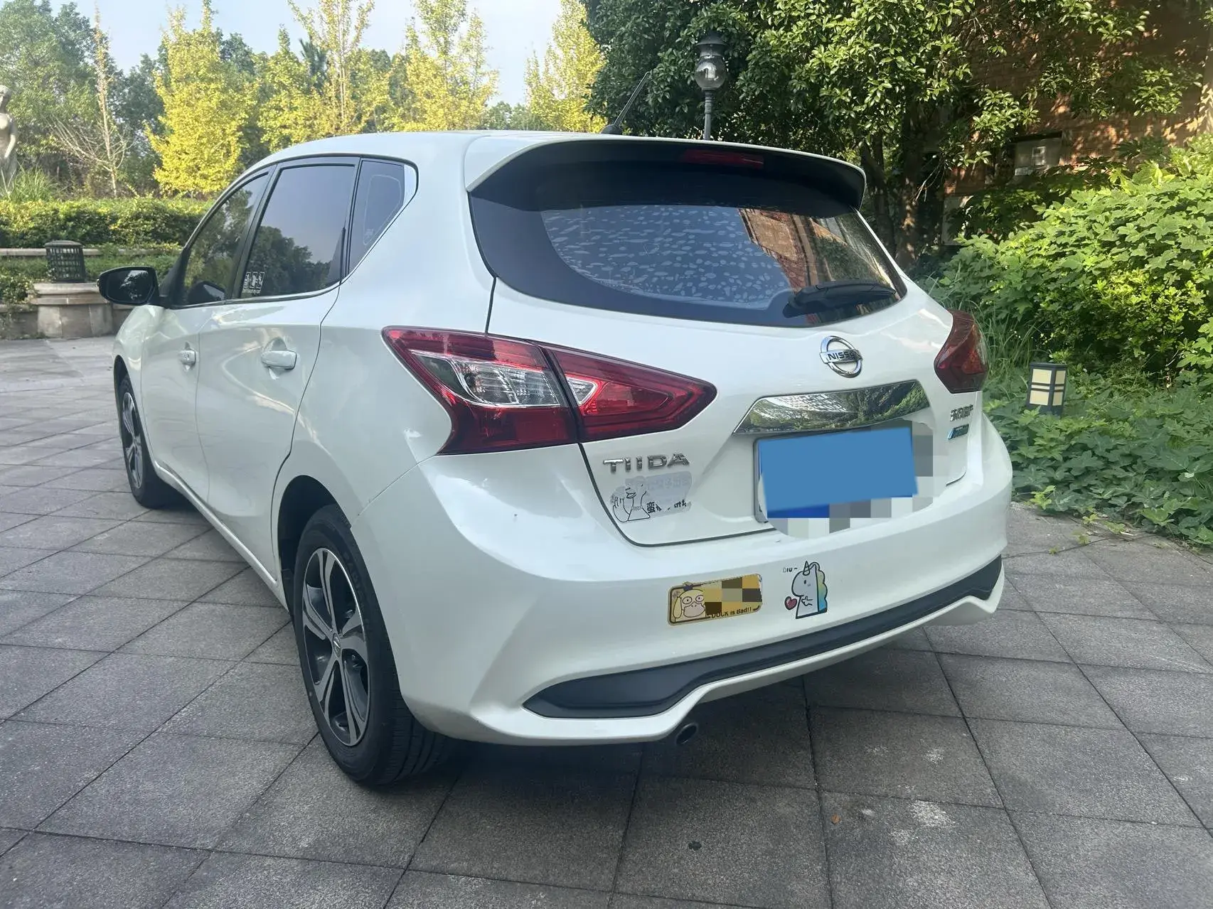 2019 NISSAN TIIDA thumbnail 4