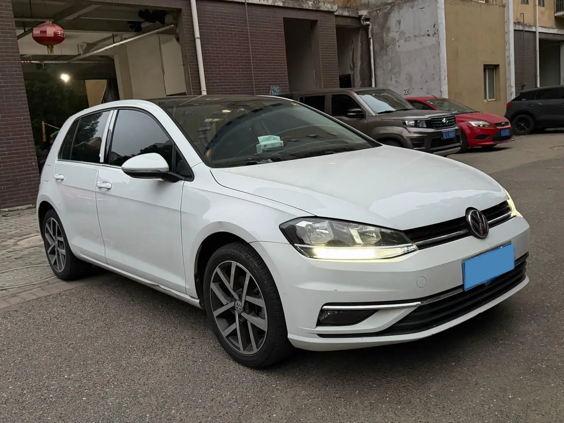2018 VOLKSWAGEN GOLF thumbnail 3