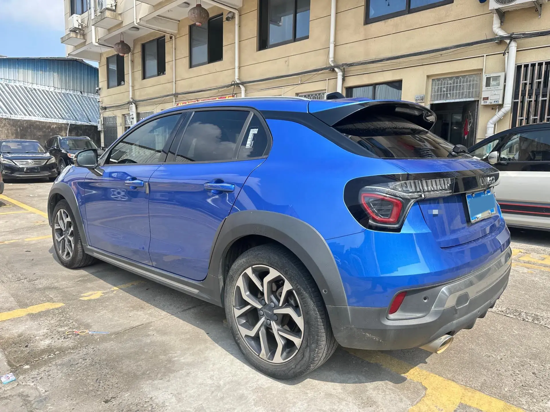 2019 LYNK&CO 02 thumbnail 3