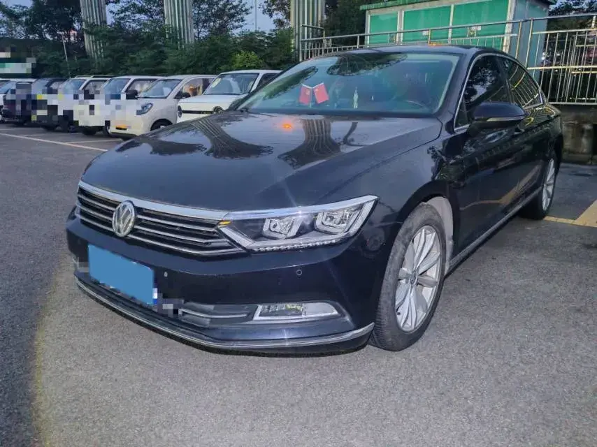 2019 VOLKSWAGEN MAGOTAN view 1
