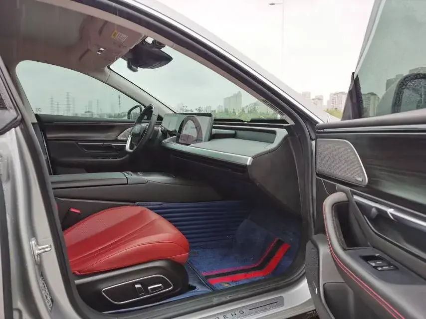 2020 XPENG P7 thumbnail 2