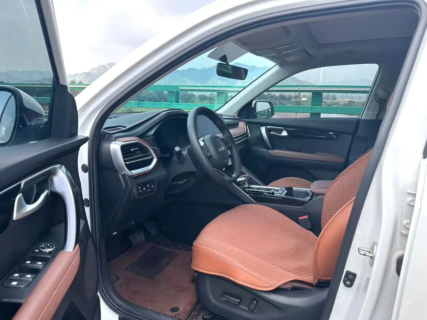 2021 KIA SPORTAGE thumbnail 4