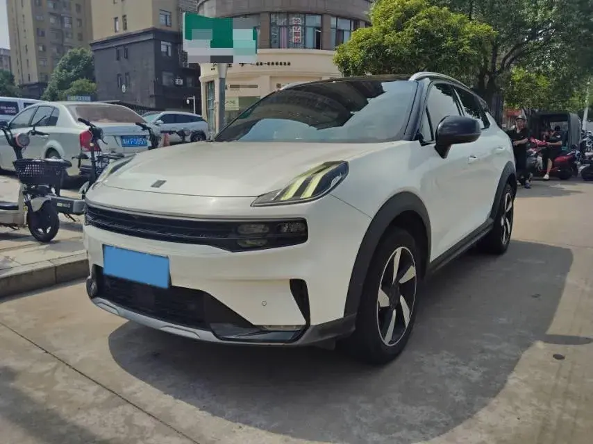 2020 LYNK&CO 06 view 1